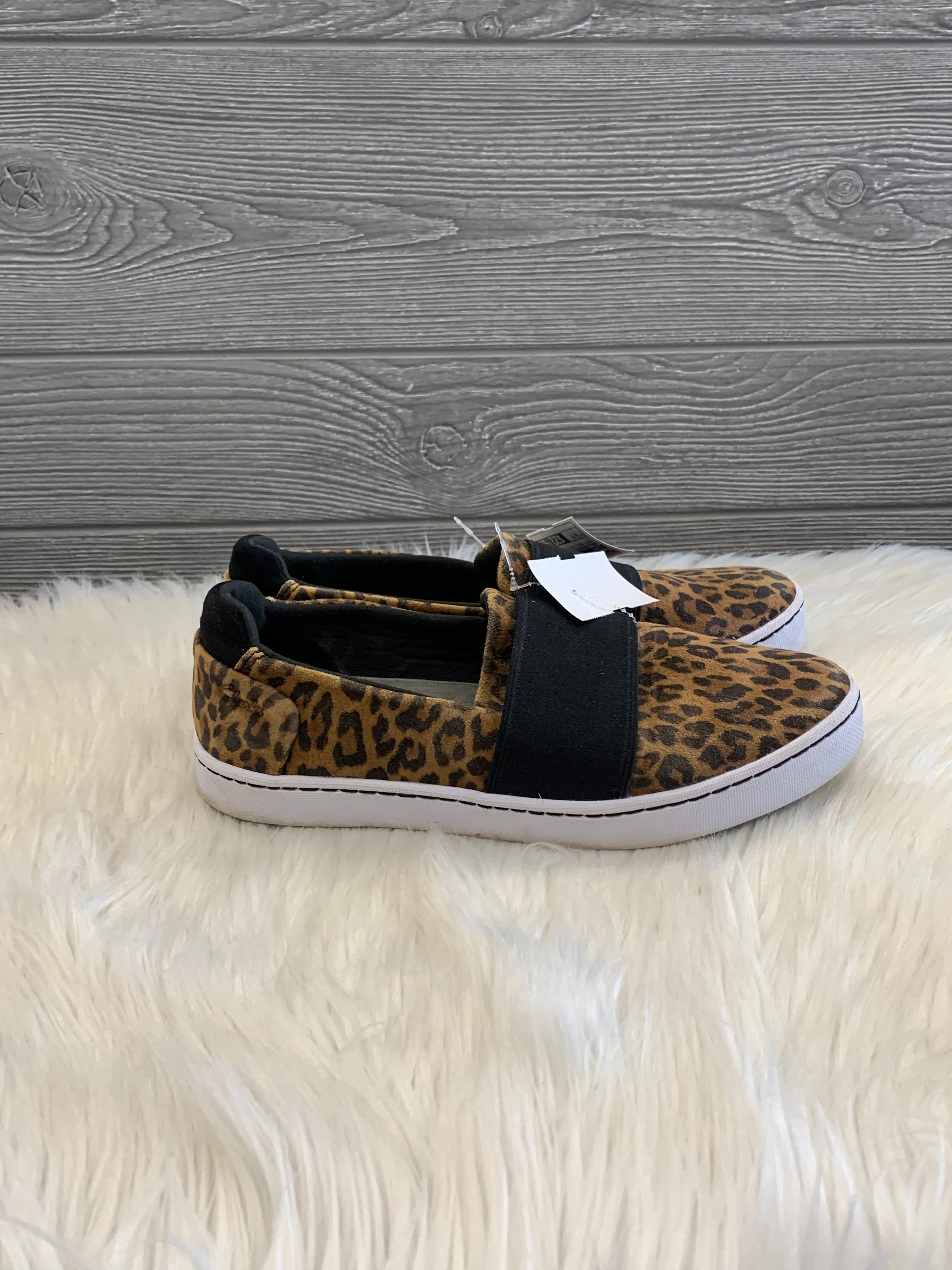 Animal Print Shoes Sneakers Clarks, Size 8.5 clarks