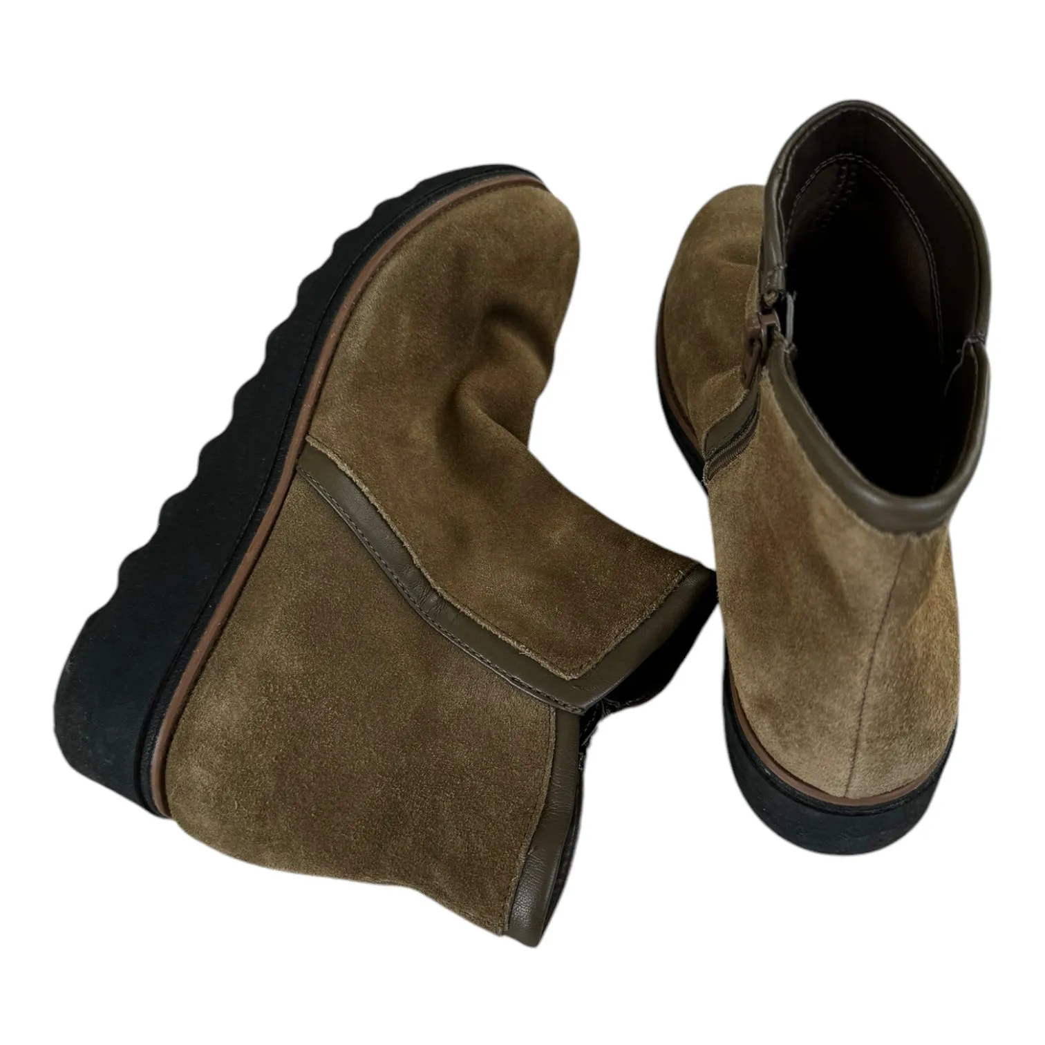Boots Ankle Flats By Clarks In Brown, Size: 9.5 clarks