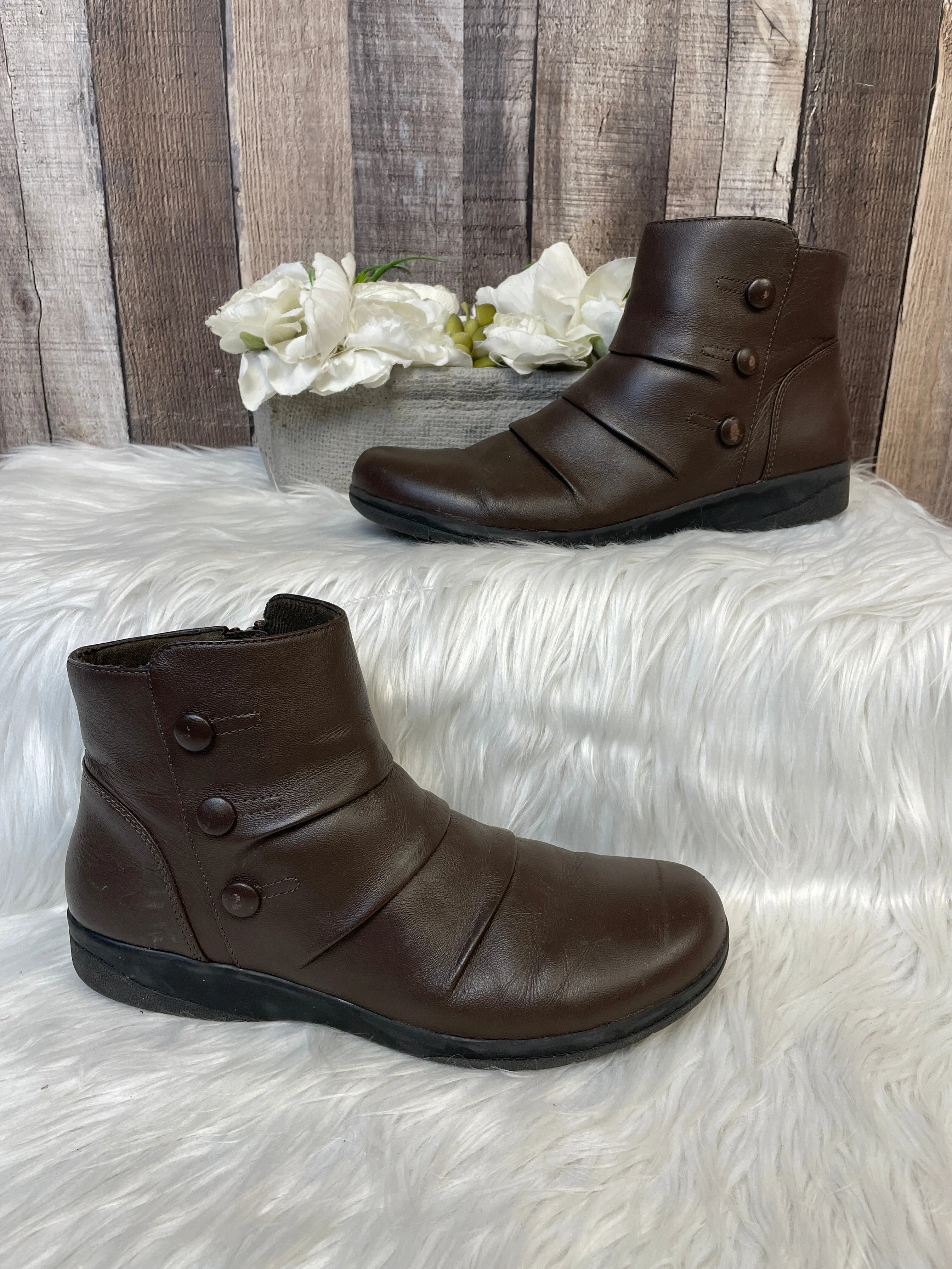 Boots Ankle Flats By Clarks  Size: 9.5 clarks