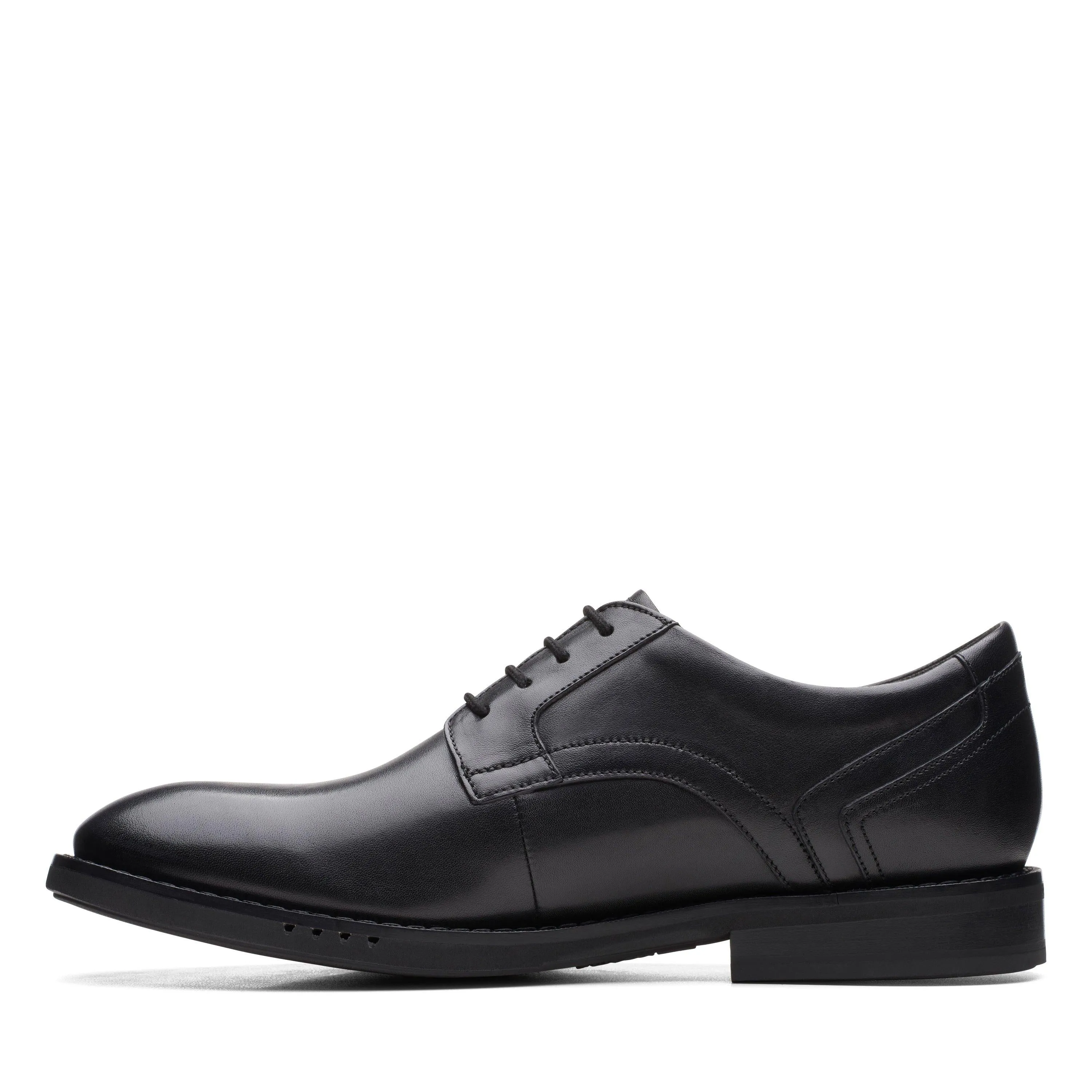 Clarks Un Hugh Lace in Black Leather