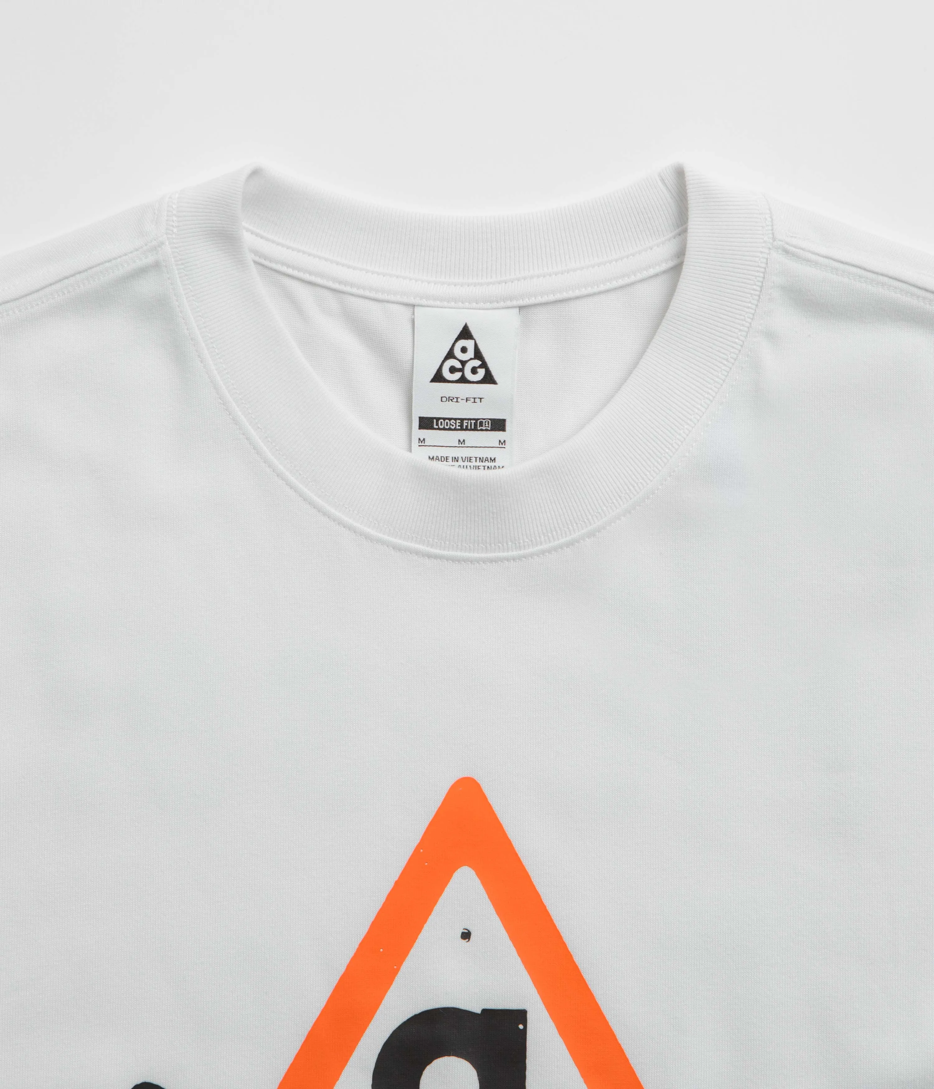 Nike ACG Dog Sled T-Shirt - Summit White Nike ACG Outdoor Clothing