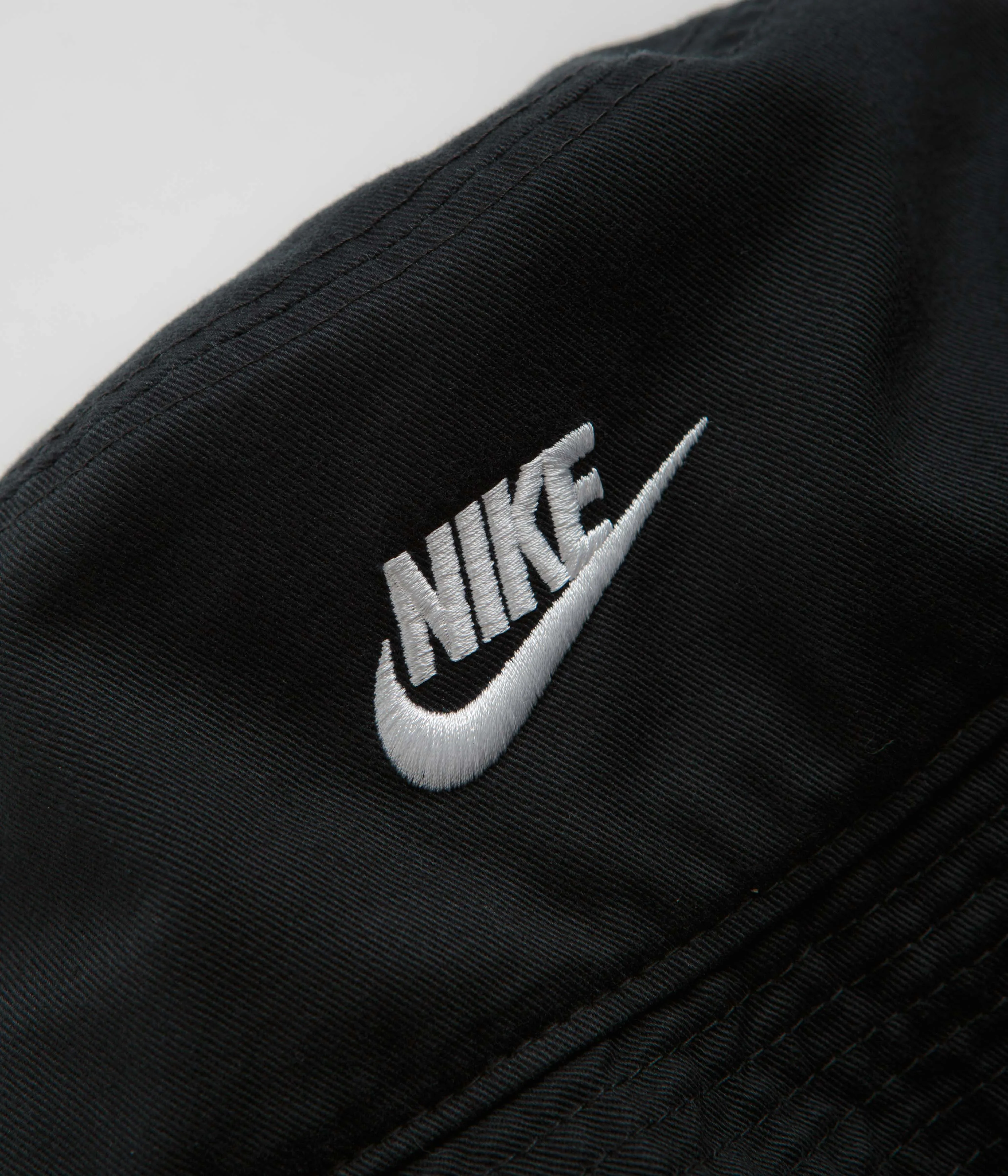 Nike Apex Futura Washed Bucket Hat - Black / White Nike Sportswears