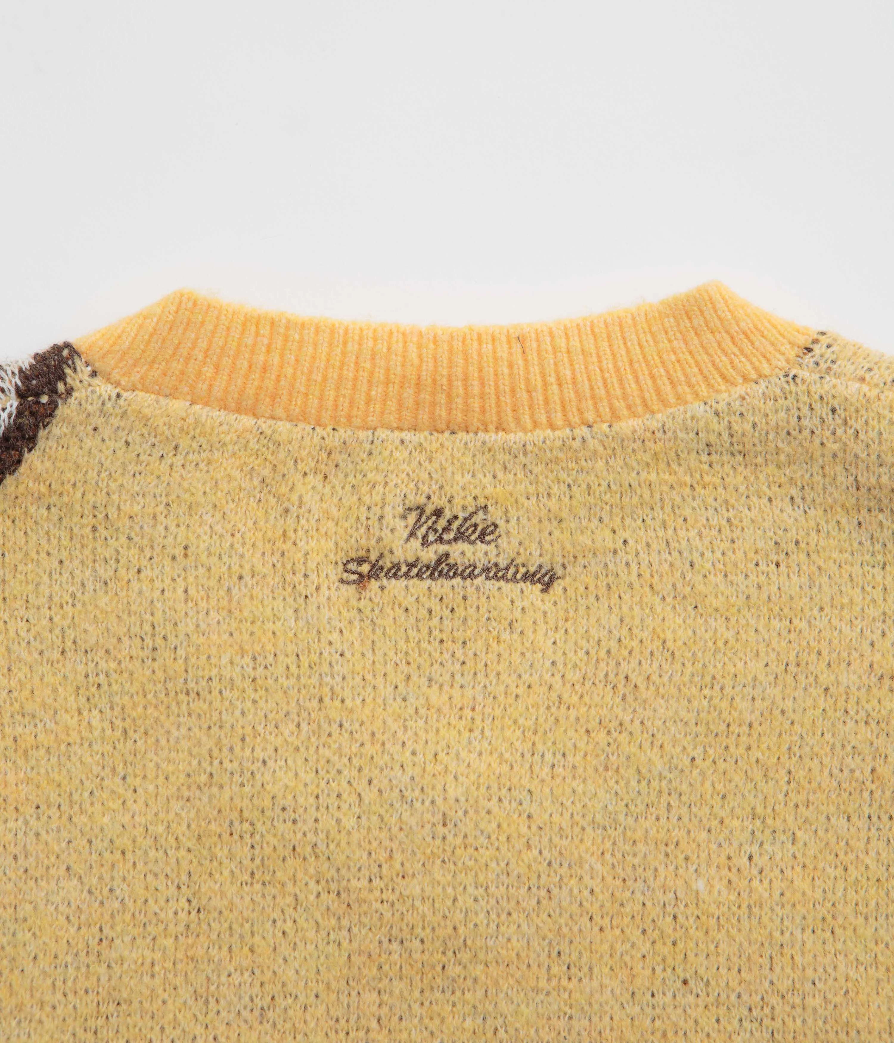 Nike SB Snake Sweater Vest - Celestial Gold / Light British Tan Nike SB Clothing