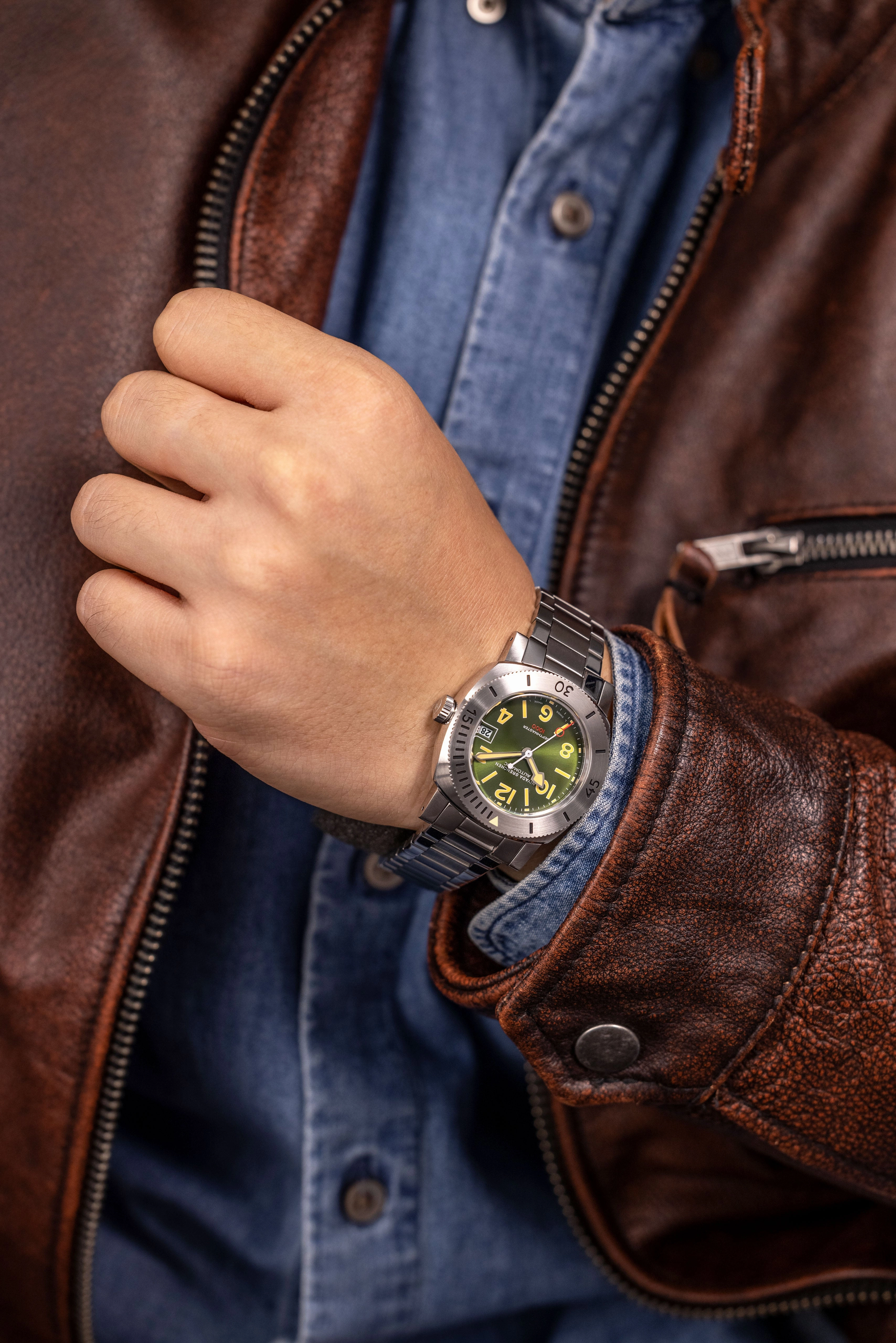 Nivada Grenchen Numerals Date - Depthmaster - 14103A Men's Automatic Watch