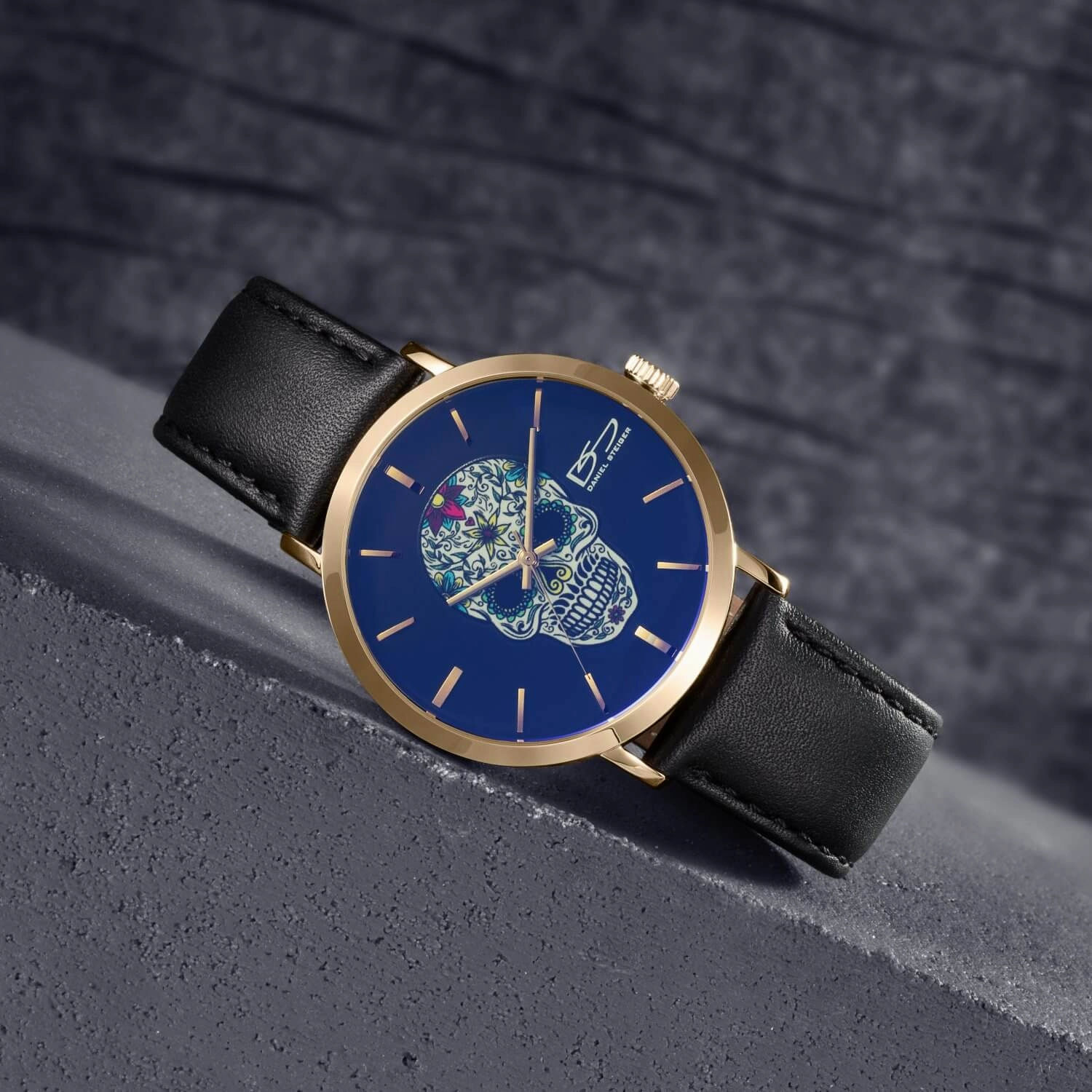 Rebel Skull Men's Gold Watch