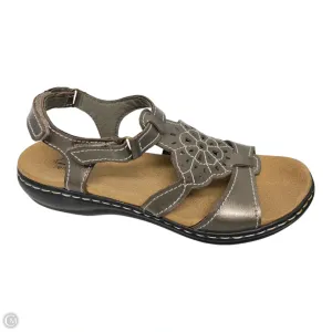 Sandals Flats By Clarks In Black & Brown, Size: 7
