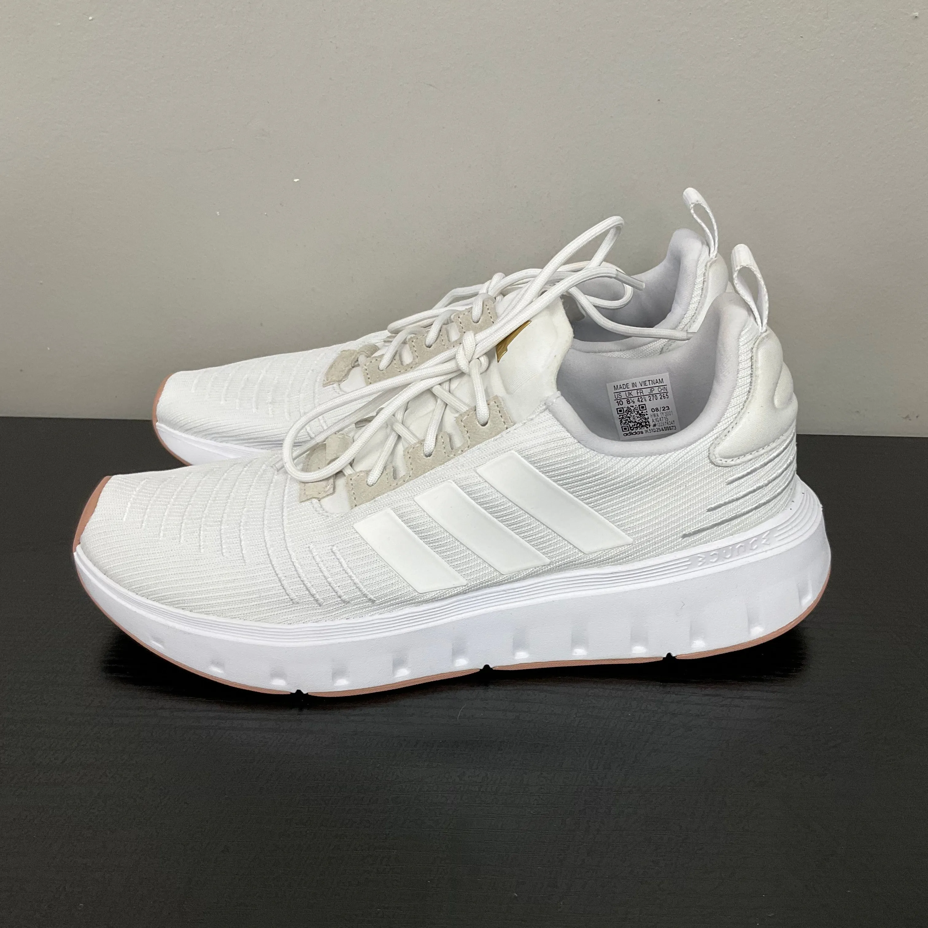 SHOES ATHLETIC by ADIDAS In WHITE, Size: 10