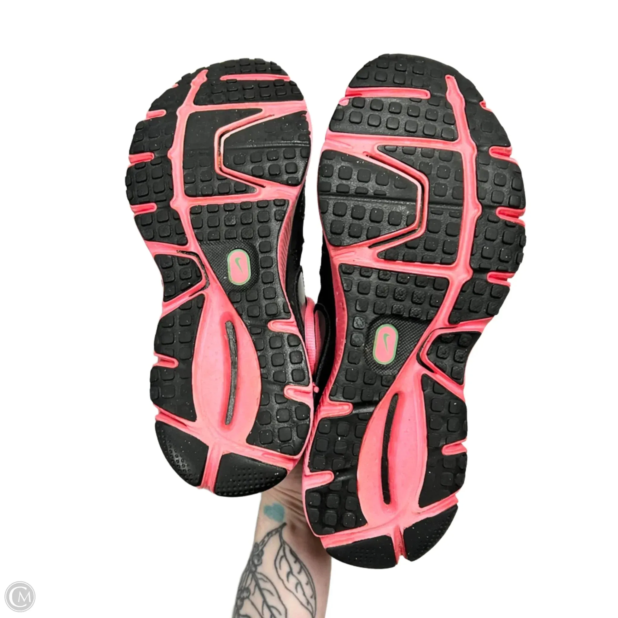 Shoes Athletic By Nike In Black & Pink, Size: 7.5