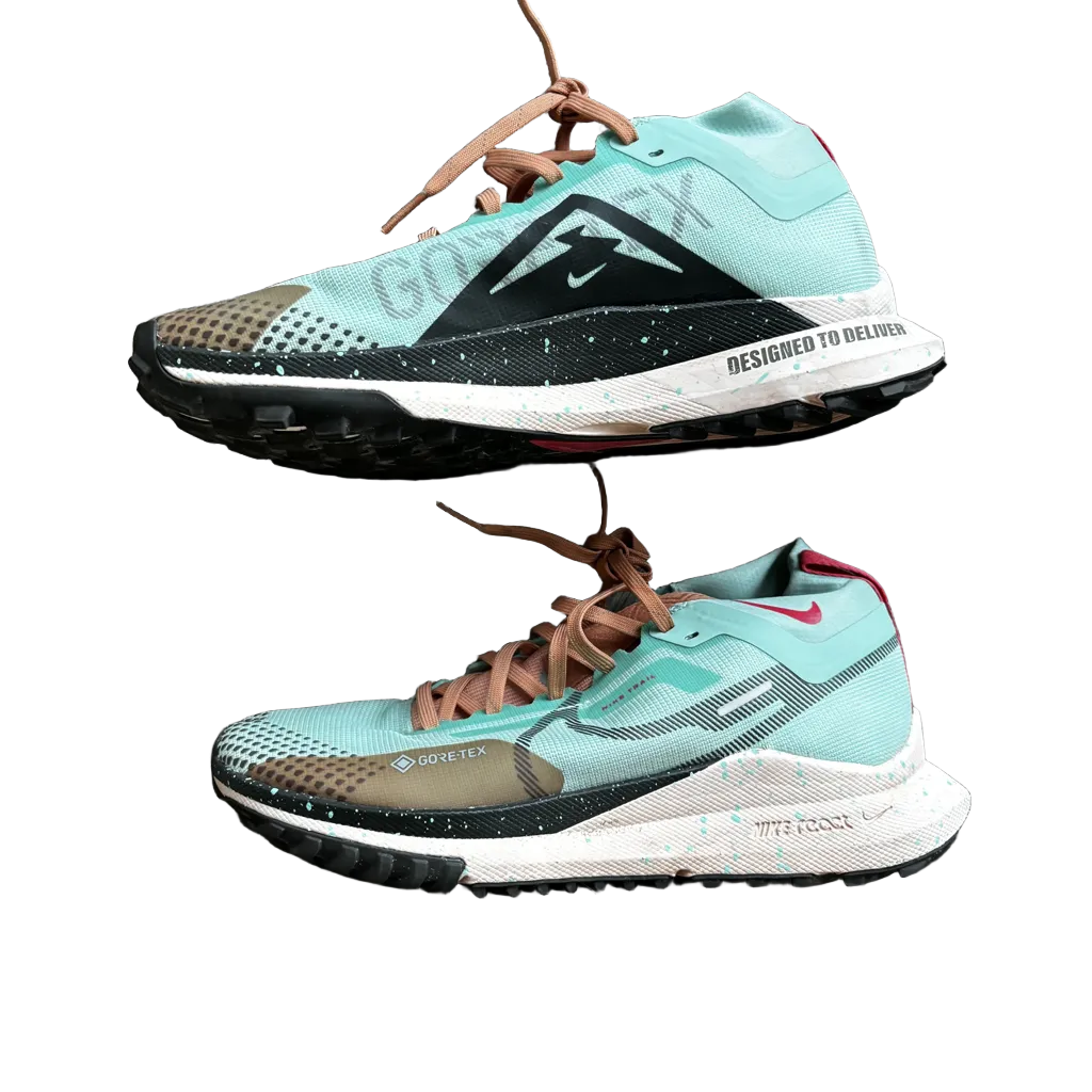 Shoes Athletic By Nike  Size: 8.5