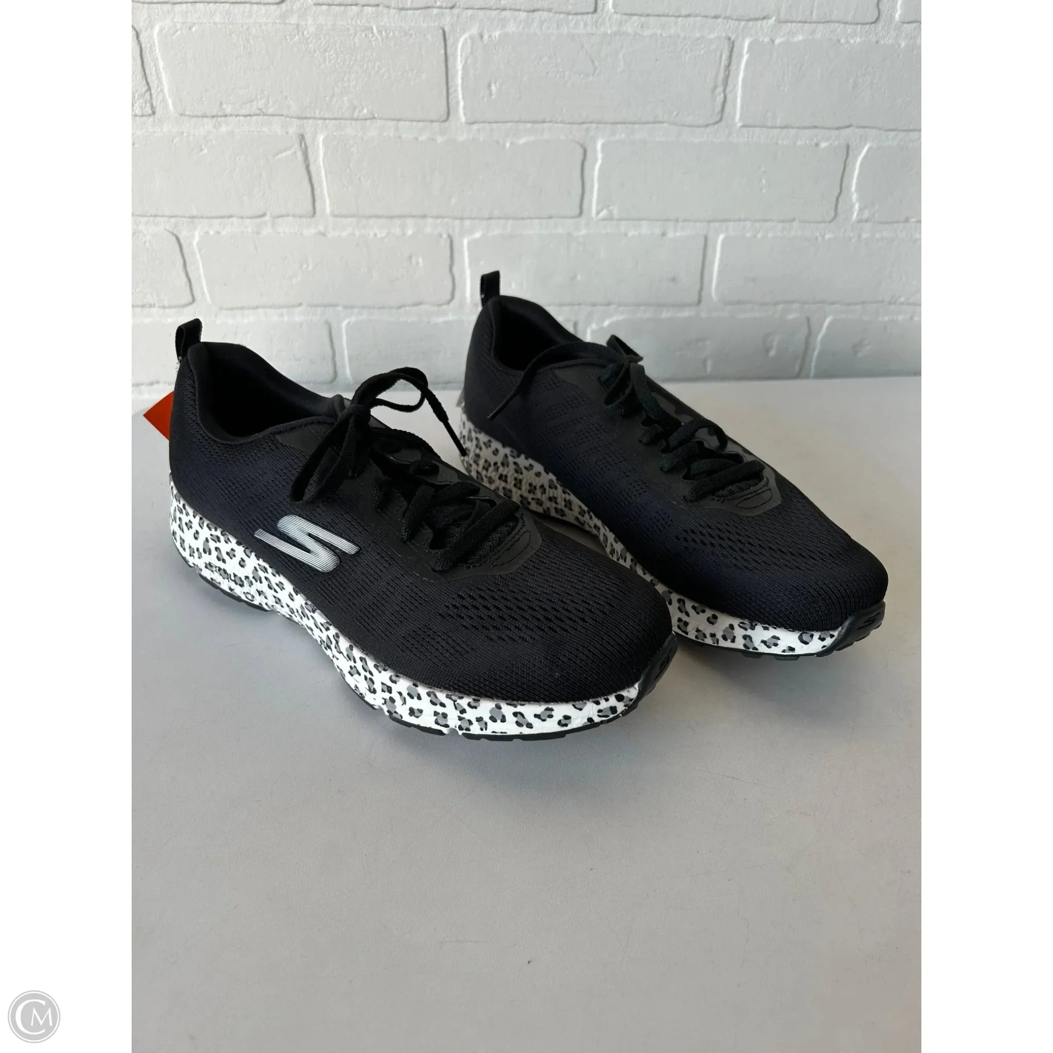Shoes Athletic By Skechers In Black & White, Size: 11 skechers