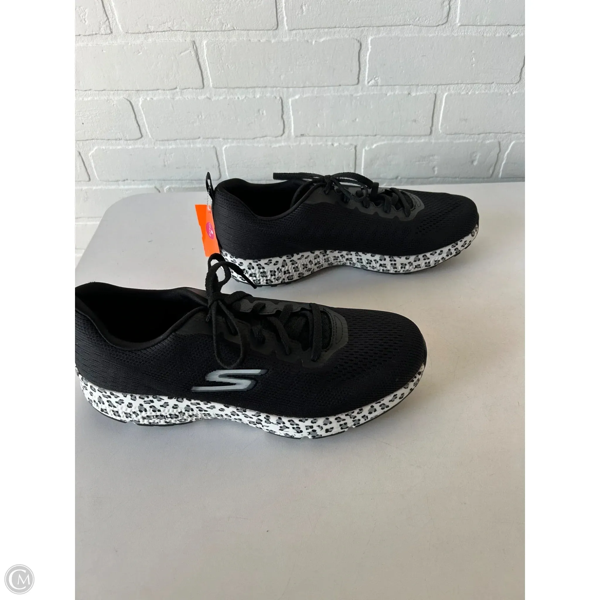 Shoes Athletic By Skechers In Black & White, Size: 11 skechers