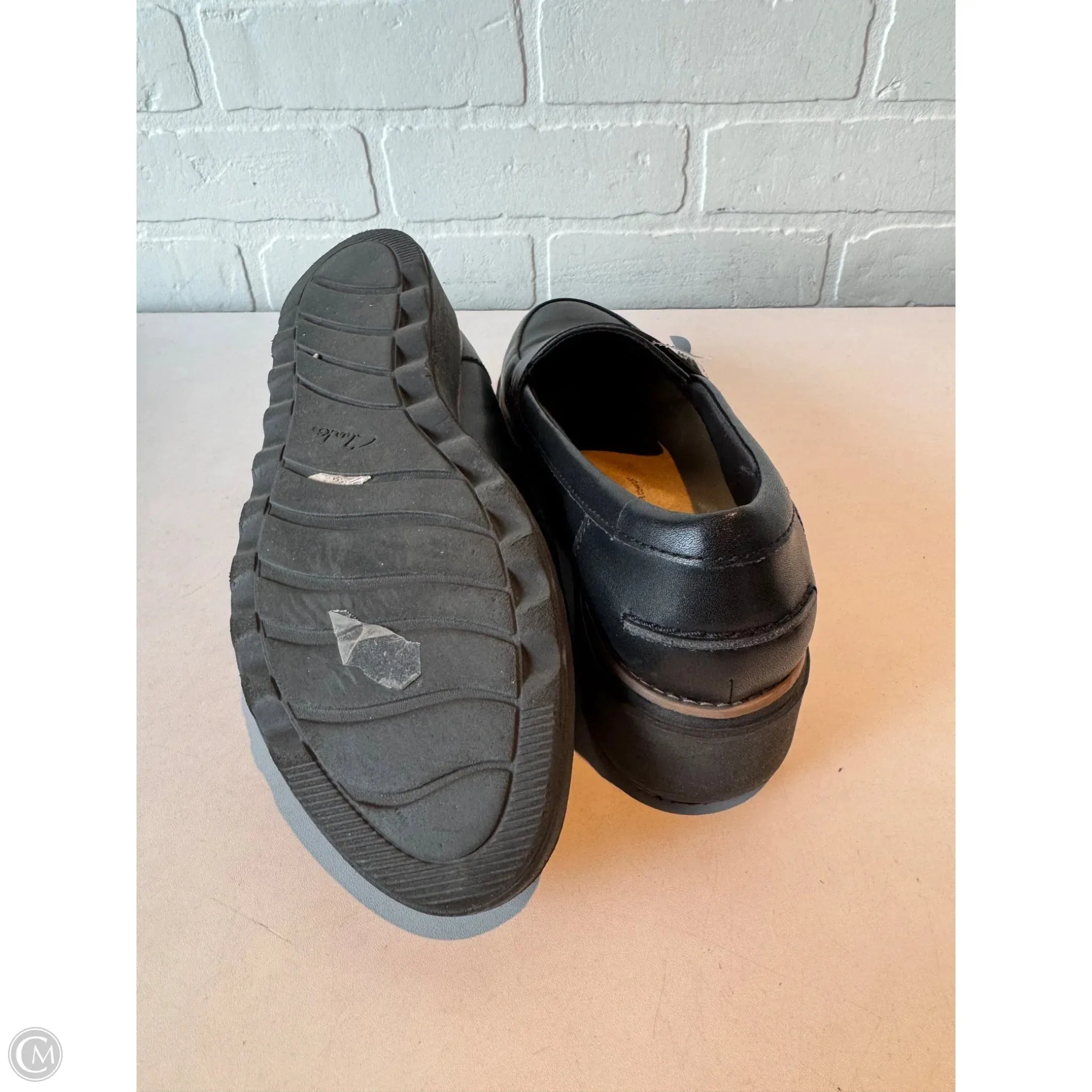 Shoes Flats By Clarks In Black, Size: 9