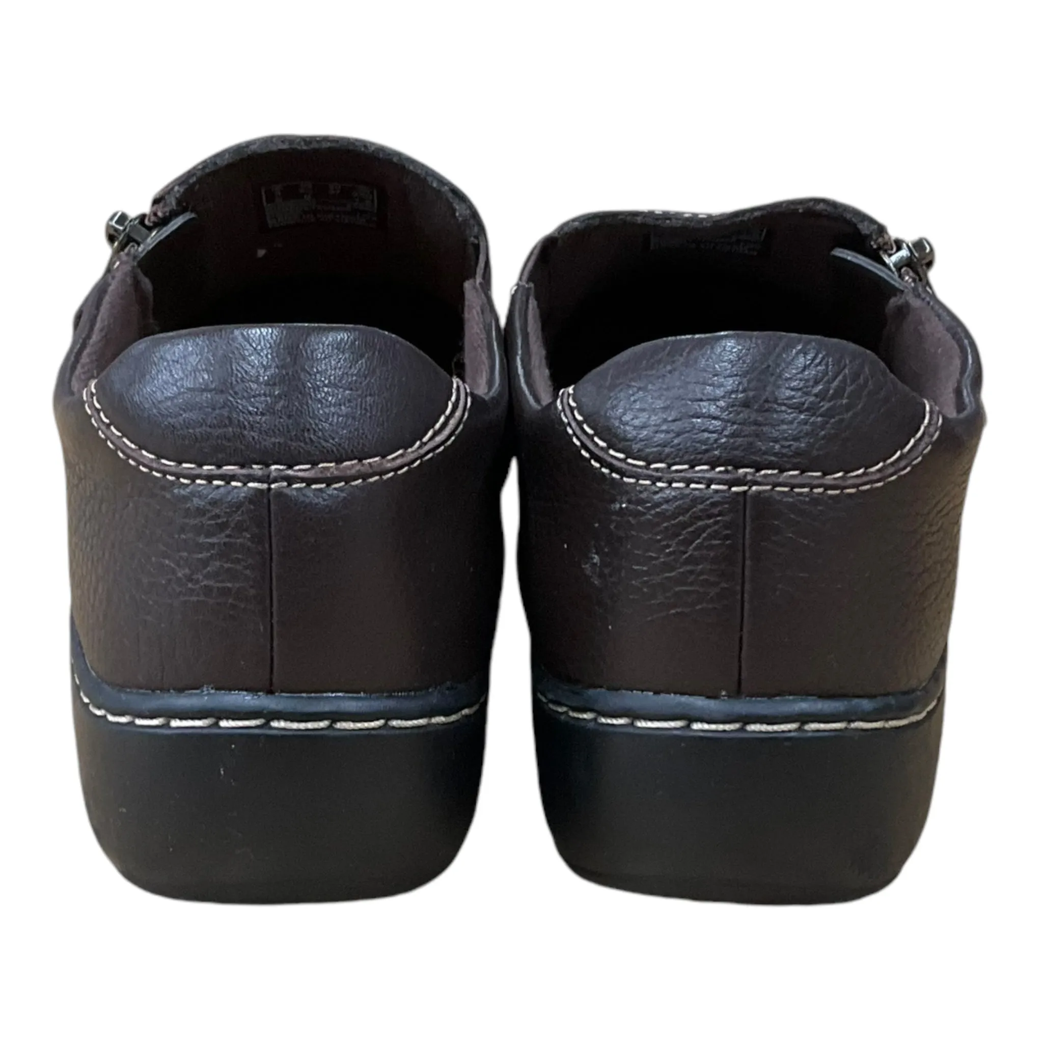 Shoes Flats By Clarks In Brown, Size: 6.5 clarks