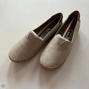 Shoes Flats By Clarks In Grey, Size: 9.5