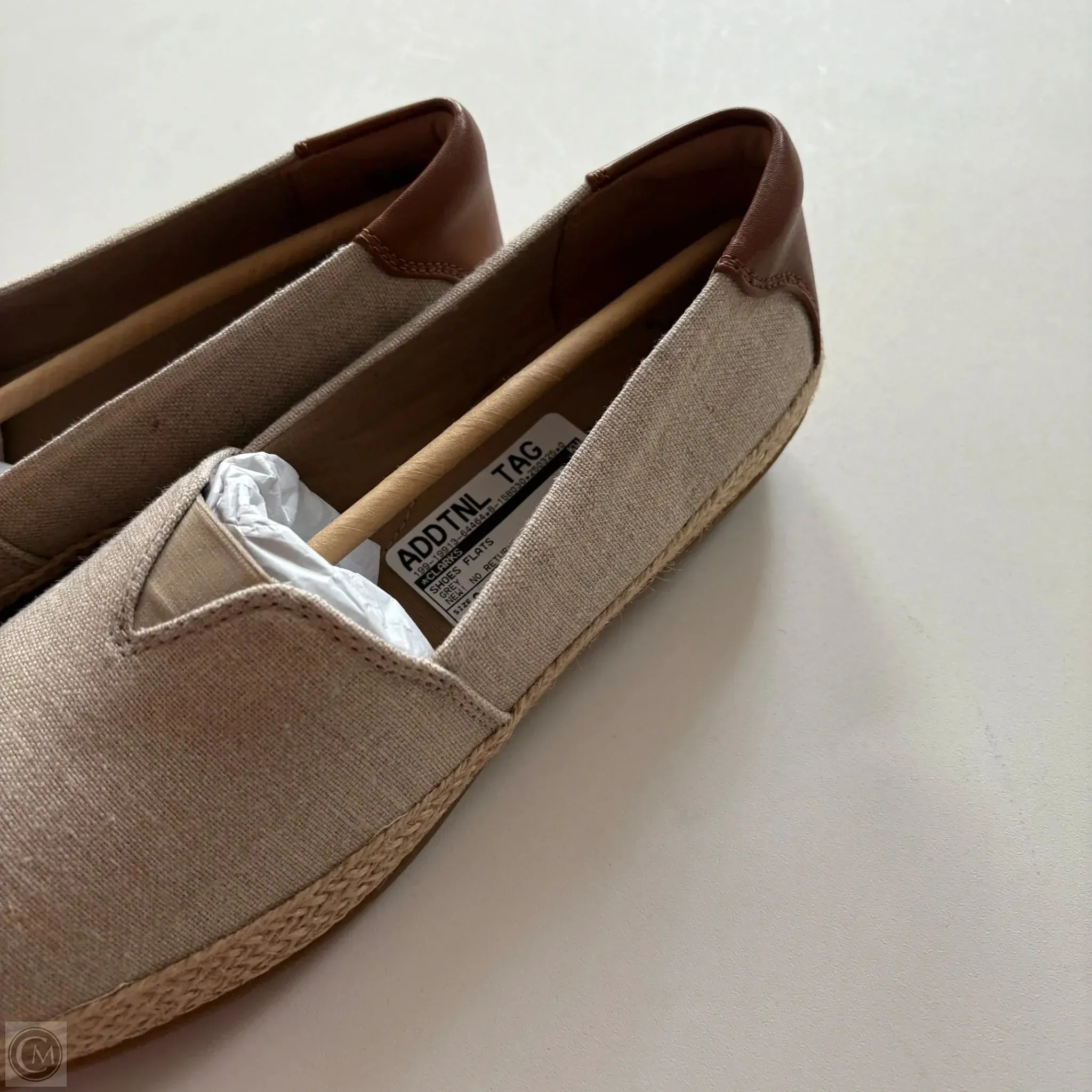 Shoes Flats By Clarks In Grey, Size: 9.5