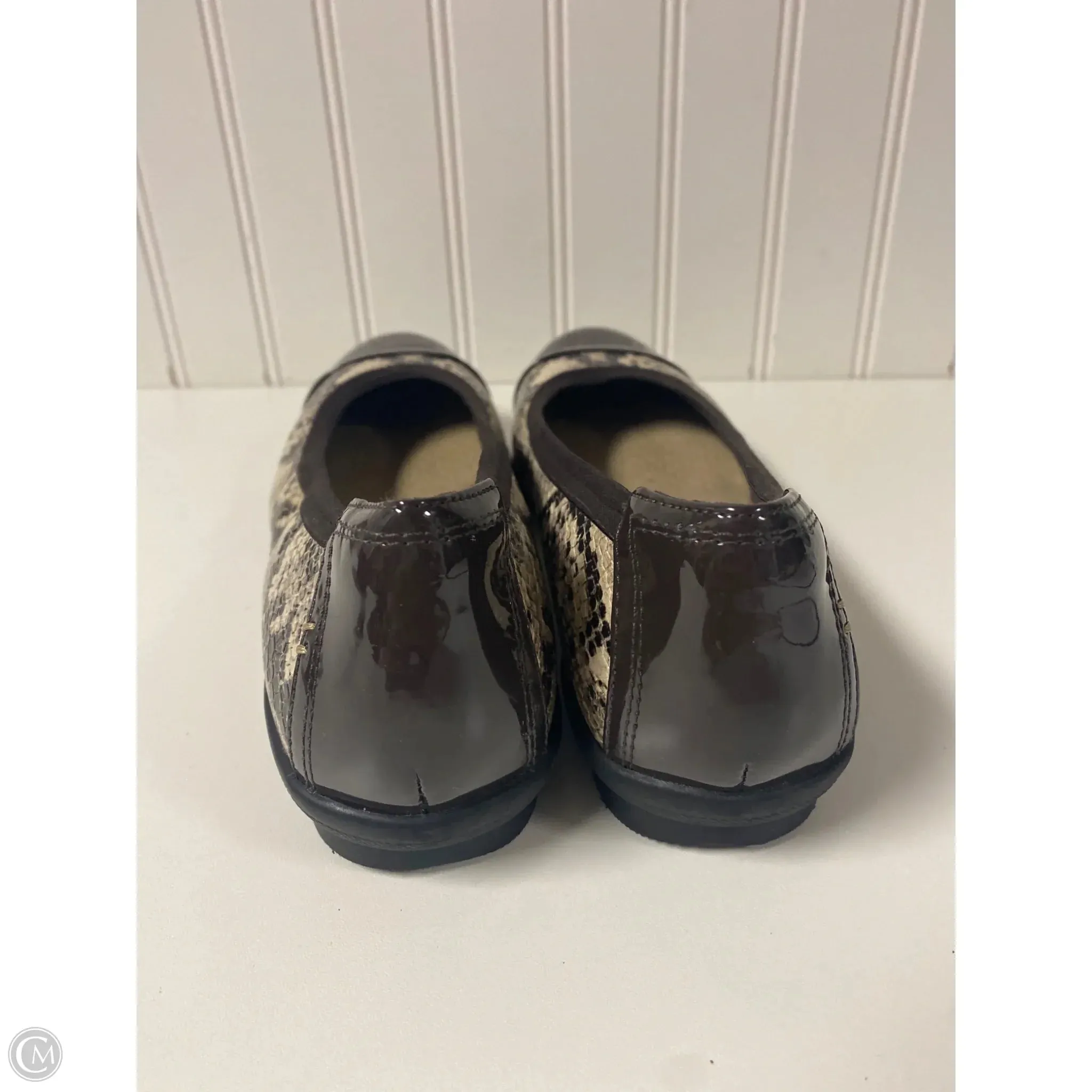 Shoes Flats By Clarks In Snakeskin Print, Size: 8