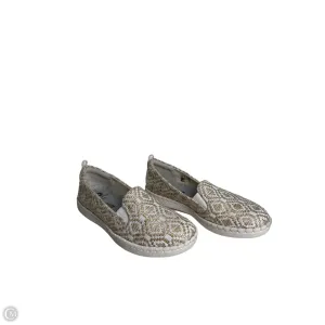 Shoes Flats By Clarks In White, Size: 6