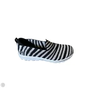 Shoes Flats By Skechers In Black & White, Size: 9 skechers