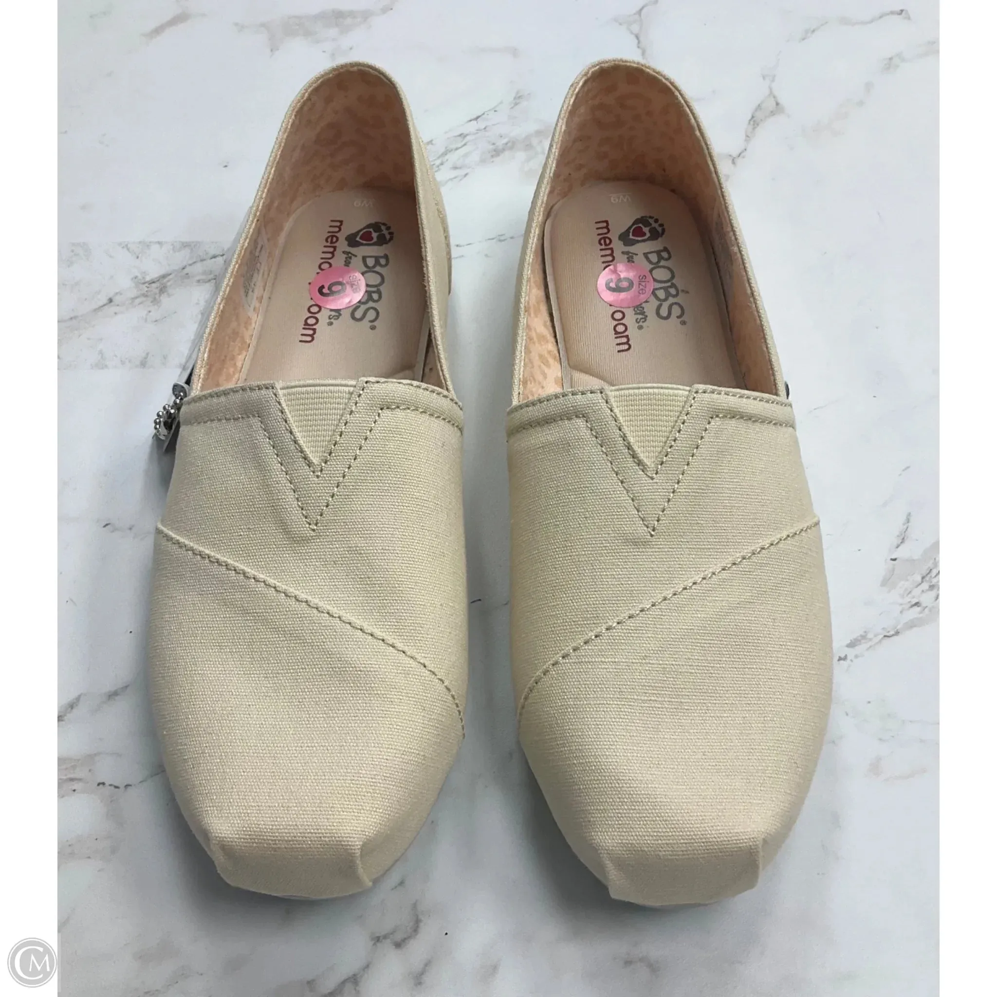 Shoes Flats By Skechers In Cream, Size: 9 skechers