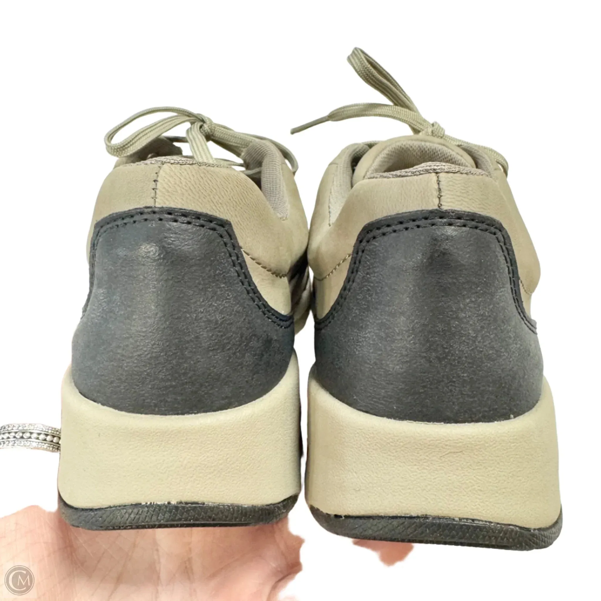 Shoes Sneakers By Clarks In Black & Grey, Size: 8.5