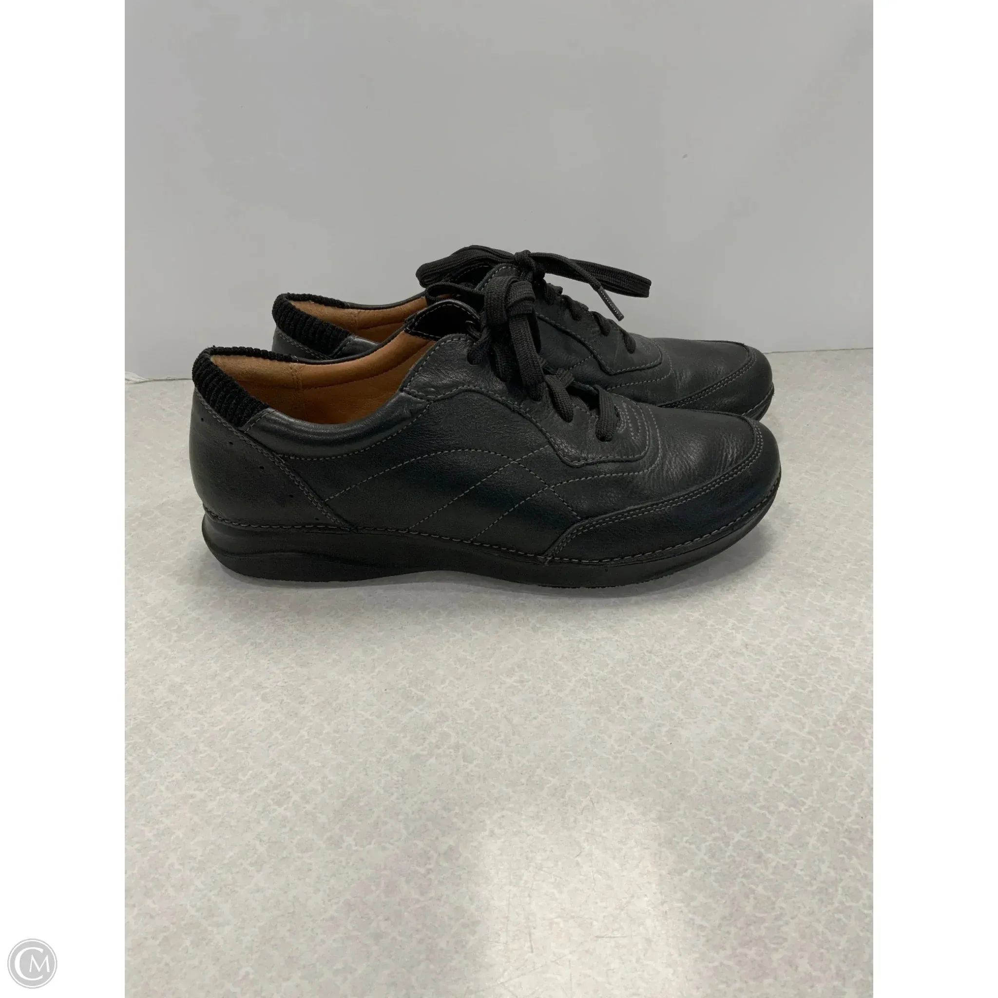 Shoes Sneakers By Clarks In Black, Size: 10