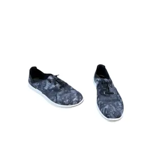 Shoes Sneakers By Clarks In Camouflage Print, Size: 7.5