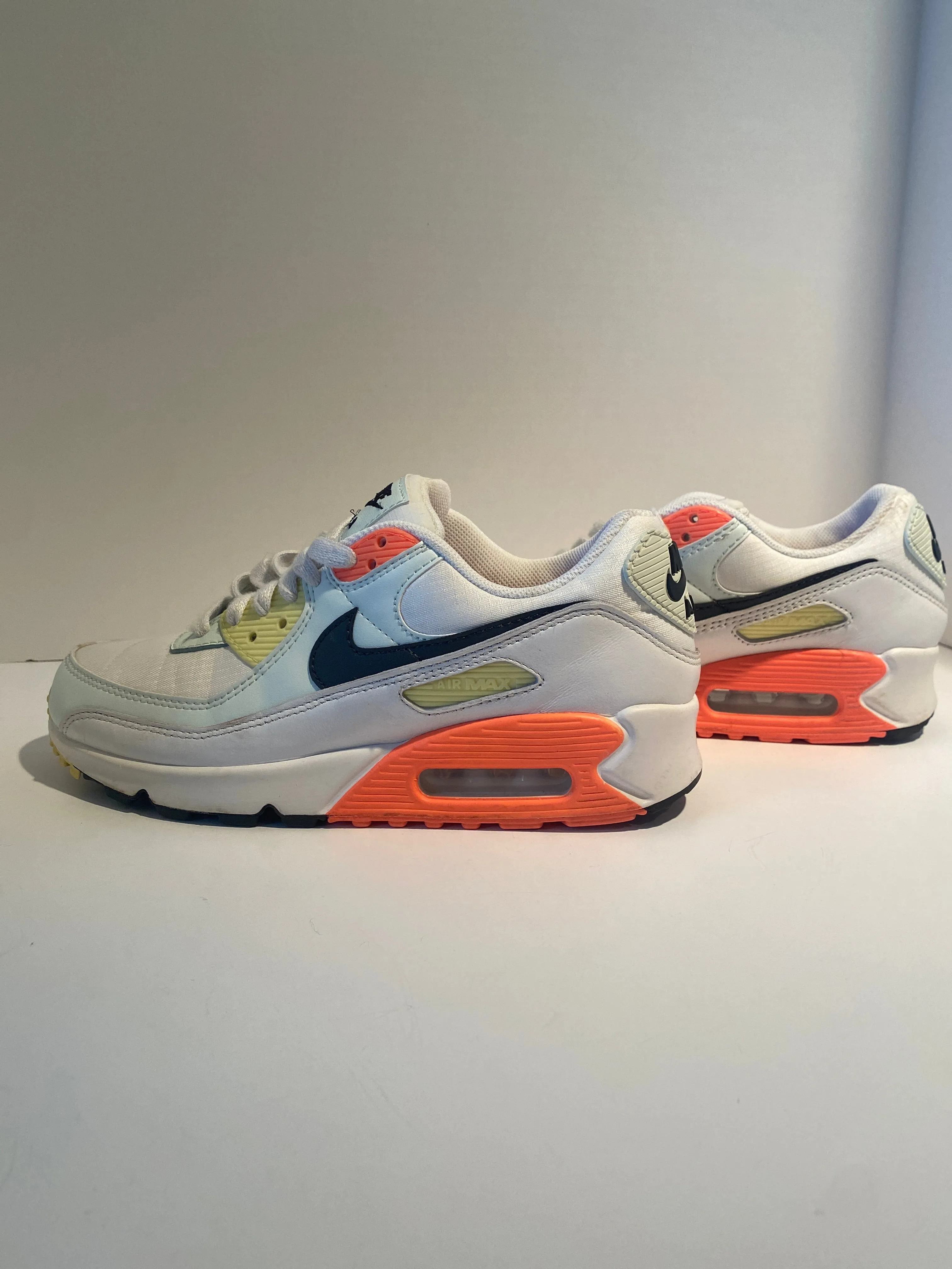 Shoes Sneakers By Nike  Size: 8