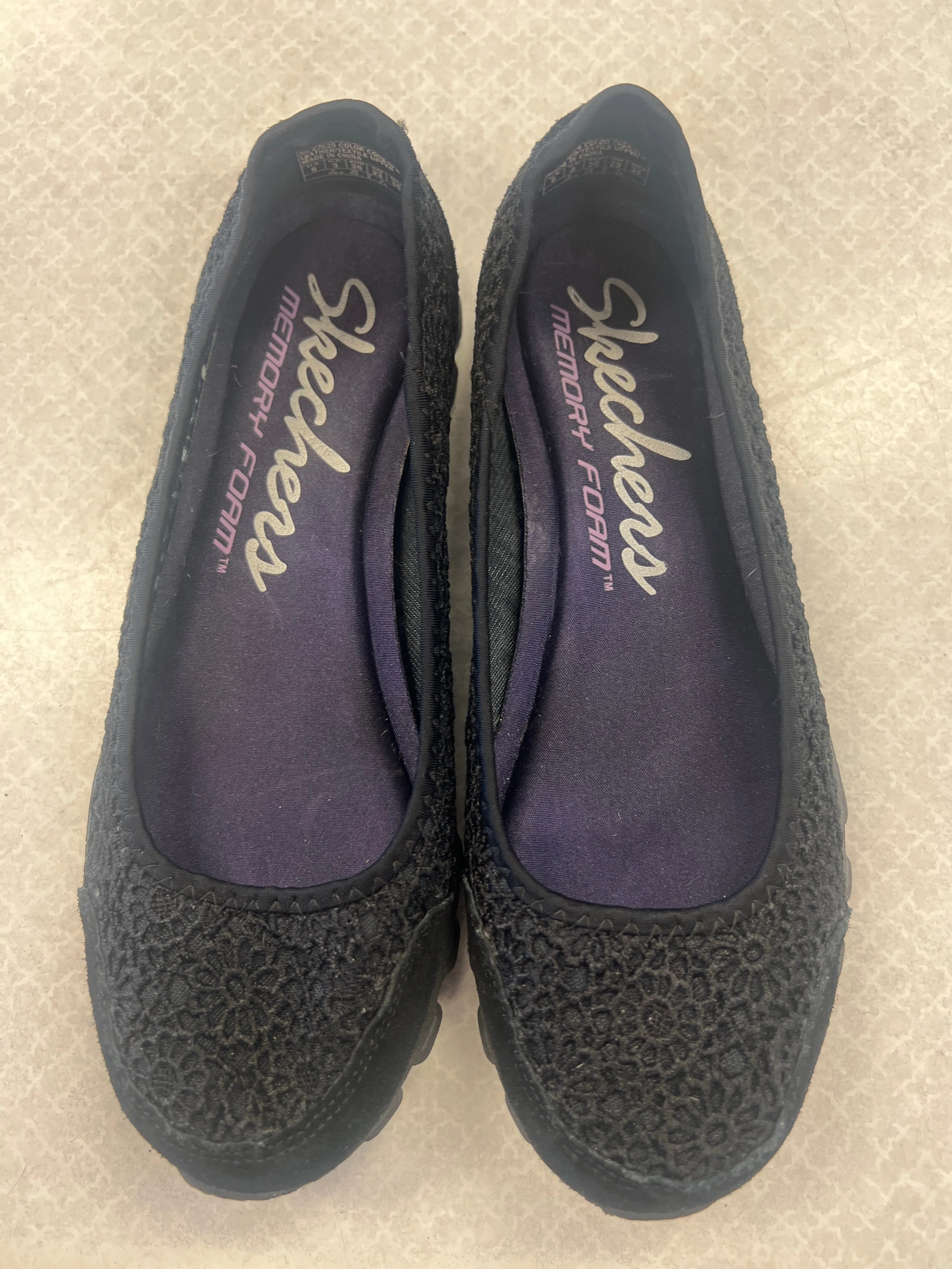 Shoes Sneakers By Skechers  Size: 6 skechers